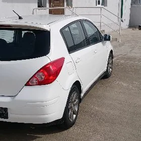 Nissan Versa 2010