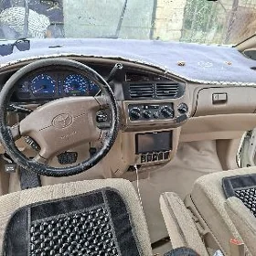 Toyota Sienna 2002