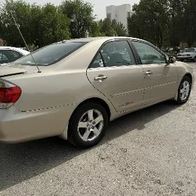 Toyota Camry 2005