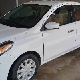 Nissan Versa 2019