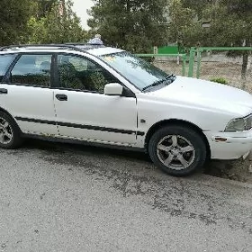 Volvo V40 1999