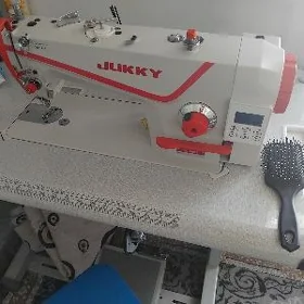 Juky masinka
