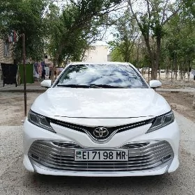 Toyota Camry 2020