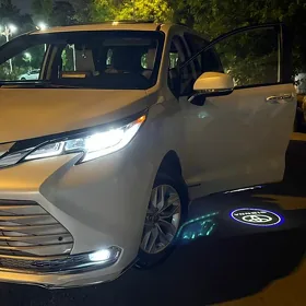 Toyota Sienna 2021