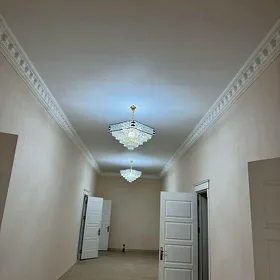 HOWLY JAÝ
