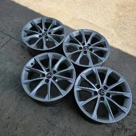 aziada camry xse diska