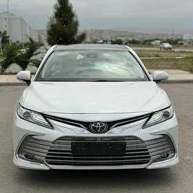 Toyota Camry 2021
