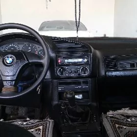 BMW 320 1992