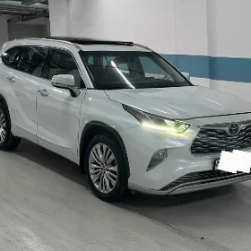 Toyota Highlander 2021