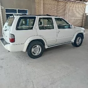 Nissan Pathfinder 1998