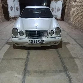 Mercedes-Benz E320 1996