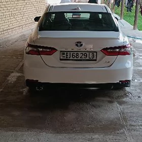 Toyota Camry 2021