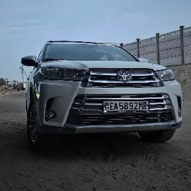 Toyota Highlander 2019