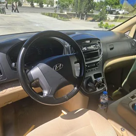 Hyundai H-1 2016