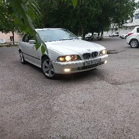BMW E39 2000