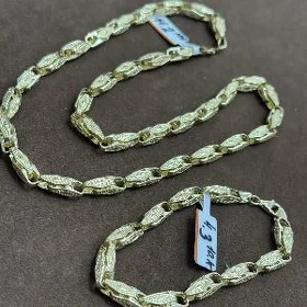 gyzyl komplekt bolt