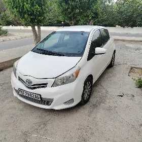 Toyota Yaris 2012