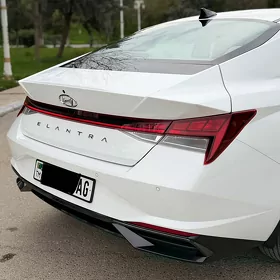 Hyundai Elantra 2021