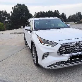 Toyota Highlander 2022