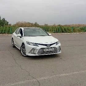 Toyota Camry 2021