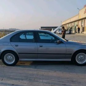 BMW E39 1998