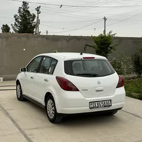 Nissan Tiida 2006