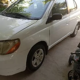 Toyota Echo 2001