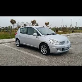 Nissan Tiida 2010