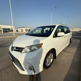 Toyota Sienna 2018