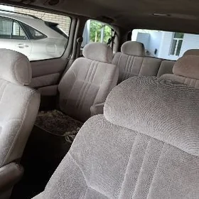Toyota Sienna 1999