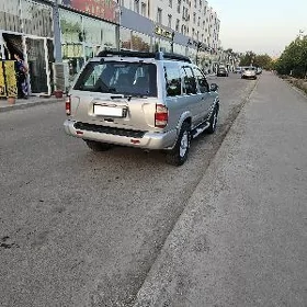 Nissan Pathfinder 2004