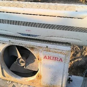 Akira Teplaholod kandisyoner
