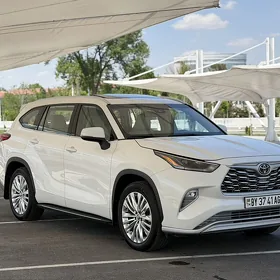 Toyota Highlander 2021