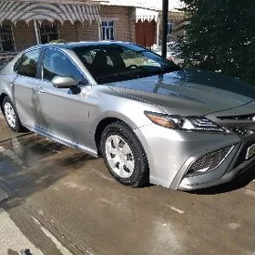Toyota Camry 2021