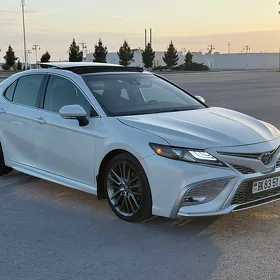 Toyota Camry 2021