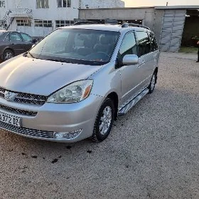 Toyota Sienna 2004