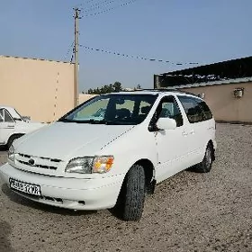 Toyota Sienna 2000