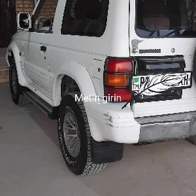 Mitsubishi Pajero 1993