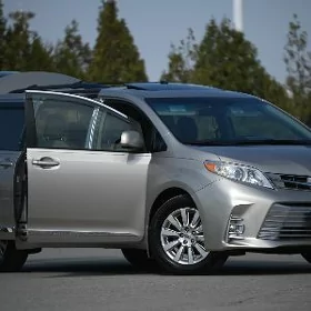 Toyota Sienna 2016