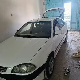 Toyota Avensis 1999