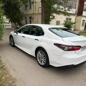 Toyota Camry 2022