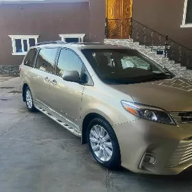 Toyota Sienna 2016