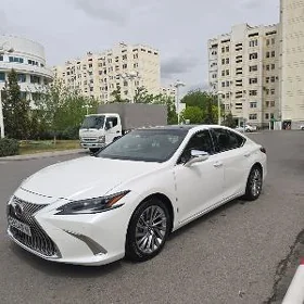 Lexus ES 2019
