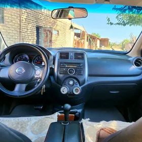 Nissan Versa 2012