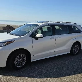 Toyota Sienna 2022