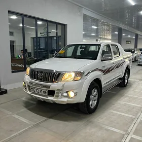 Toyota Hilux 2014