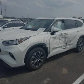 Toyota Highlander 2021