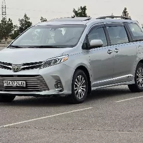 Toyota Sienna 2019