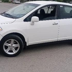 Nissan Versa 2010