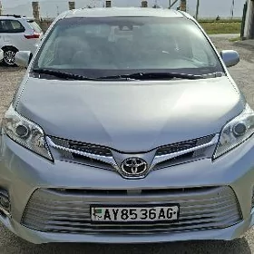 Toyota Sienna 2019